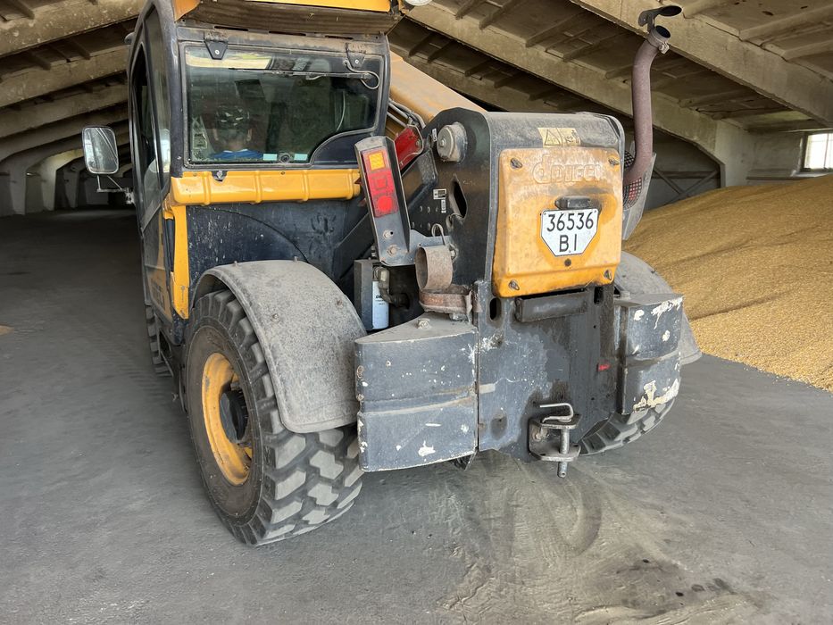 Телескопічний навантажувач Дієчі АгріСтар 38.10