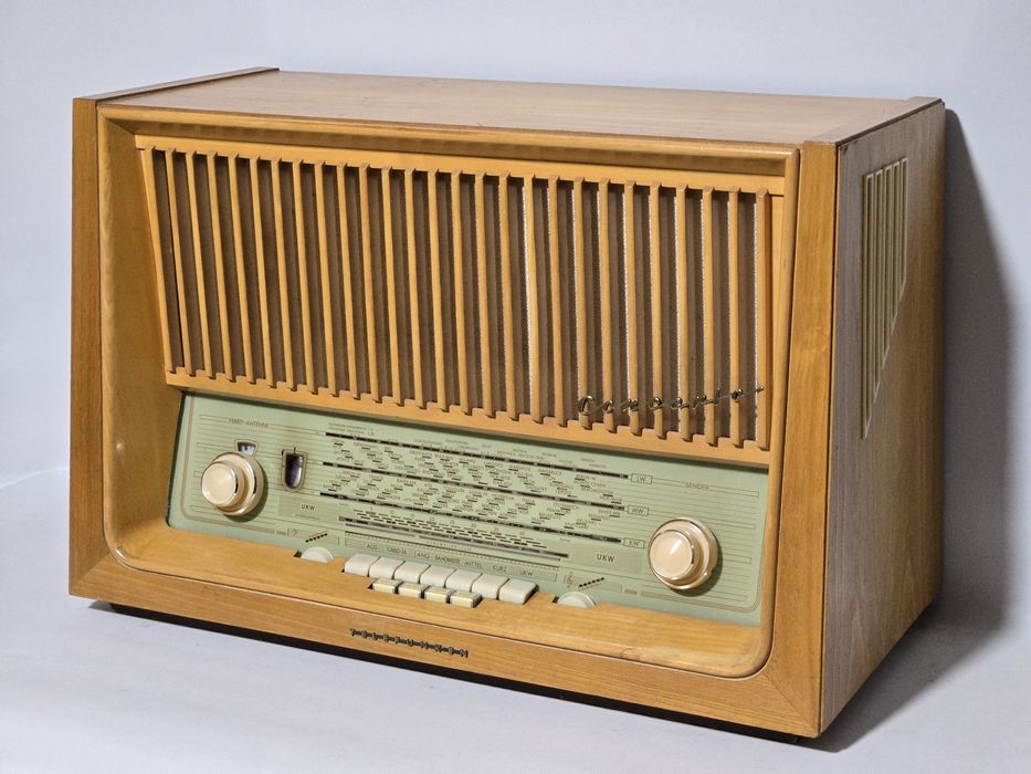 Rádio antigo reparado Telefunken