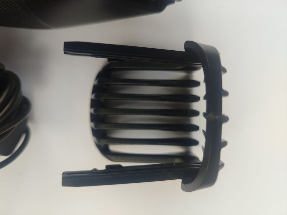 Продам машинку для стрижки Philips HC3520