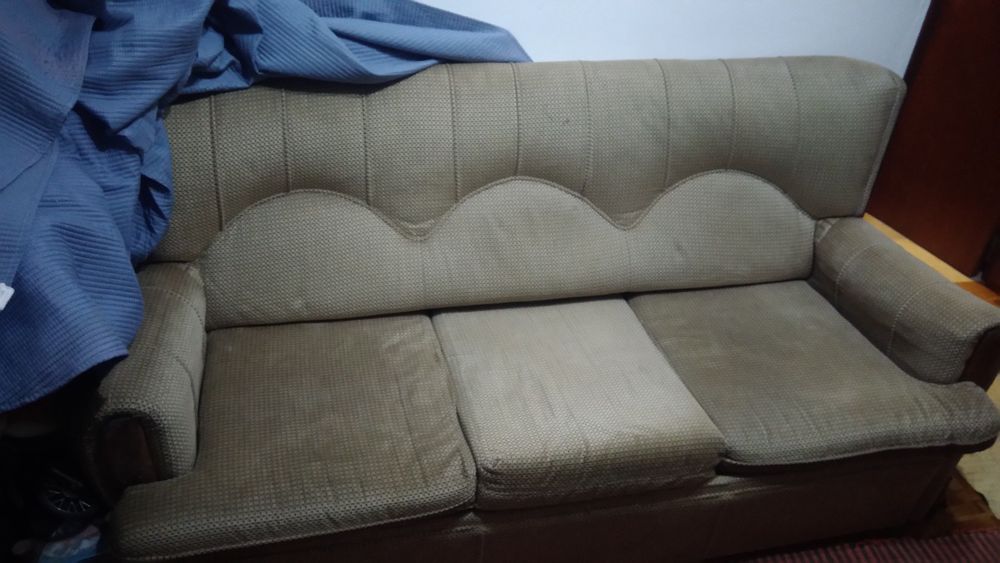 Sofá castanho claro