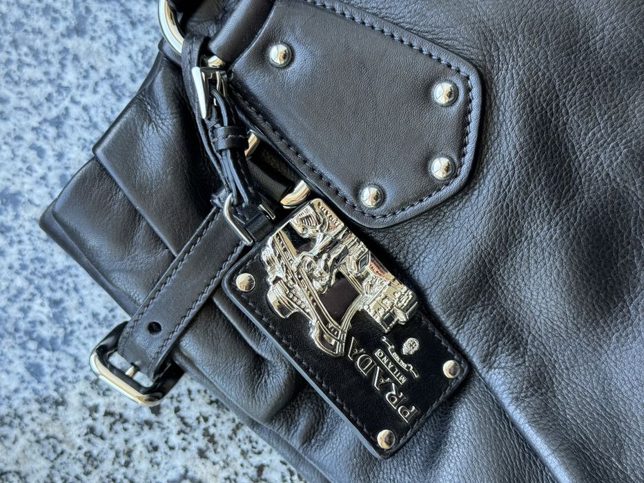 Вінтажна шкіряна сумка Prada