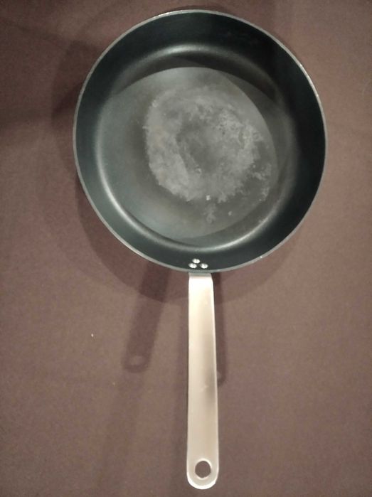 Wok Tupperware Chef Series 24 cm, frigideiras IKEA 28 cm e Vitrex 30cm