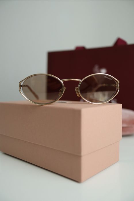 Окуляри сонцезахисні Miu Miu