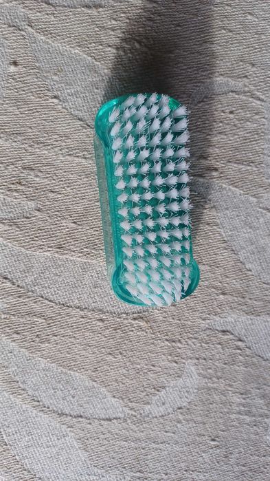 Conjunto lima de pés e escova de unhas. Oriflame.