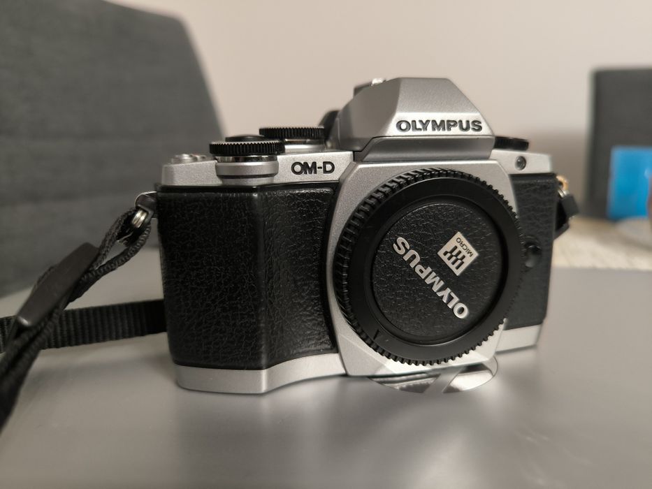Olympus em10 bezlusterkowiec