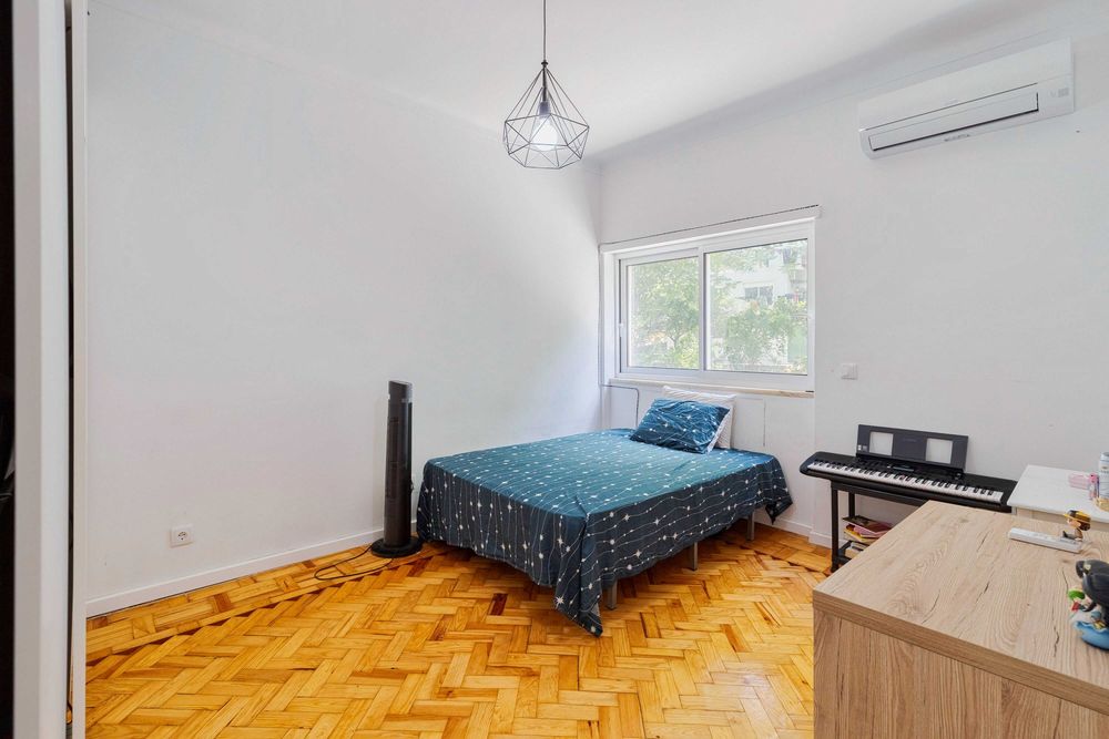 Apartamento T3 Remodelado com Varandas em Setúbal