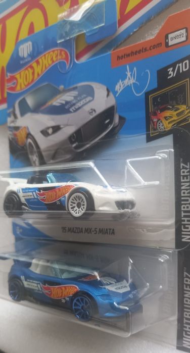 Conjunto 2 , 15 Mazda mx-5 miata hot wheels