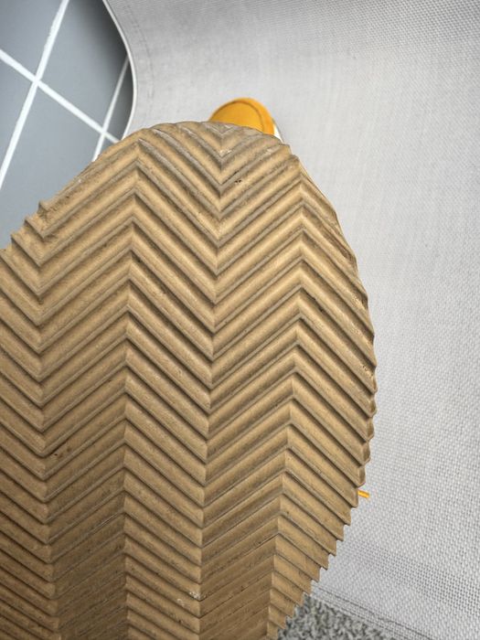 Sapatolhas new balance 200