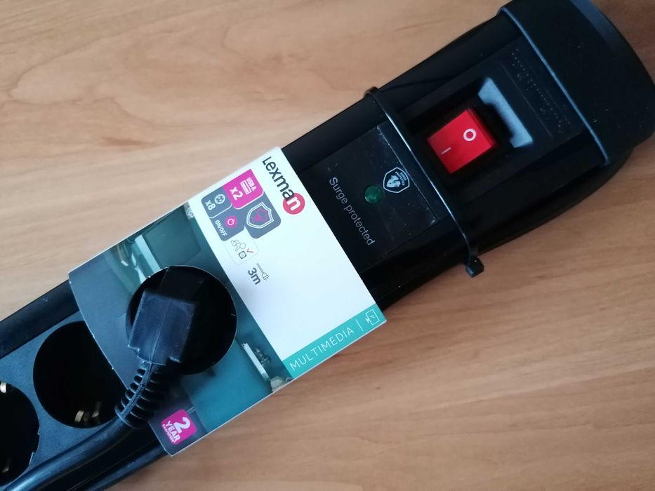 Extensão NOVA Lexman 8 tomadas e 2 USB