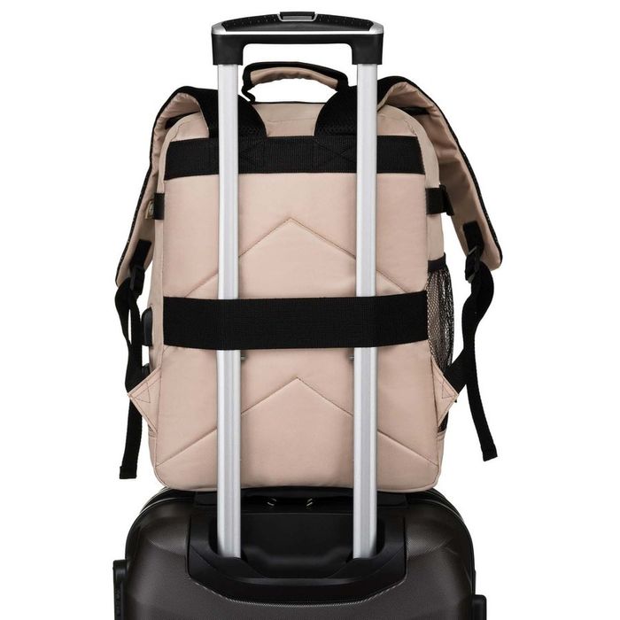 beżowy plecak kabinowy z wodoodpornego poliestru wyposażony w uchwyt