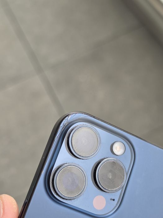 Iphone 15 PRO + Apple Watch  SE2