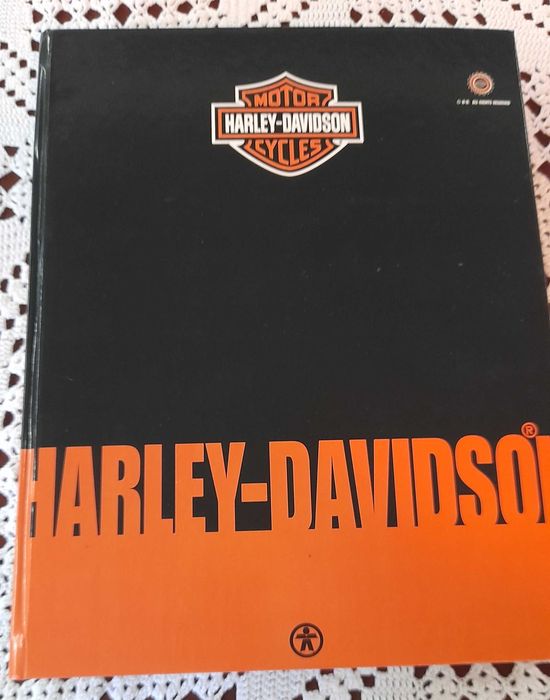 HARLEY DAVIDSON – 50 Modelos, Móvel Expositor e Livro (600 páginas)