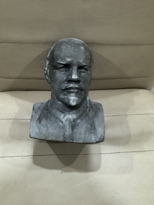 Скульптура,статуєтка