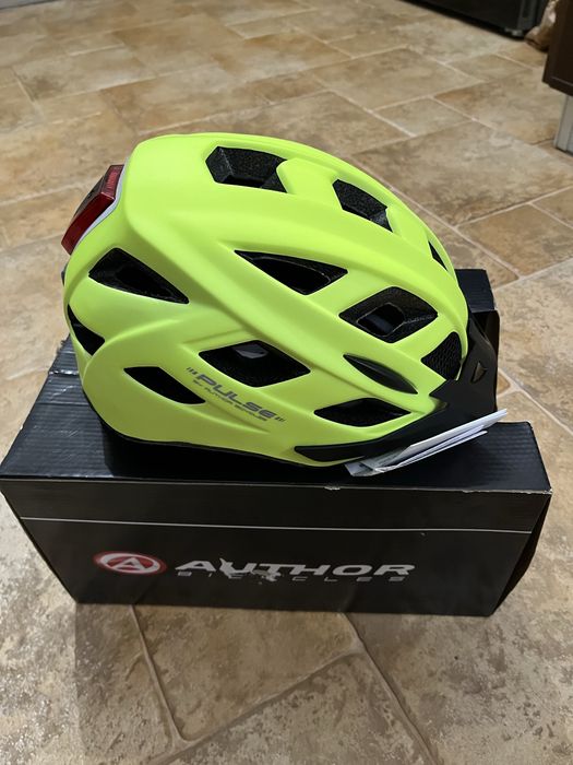 Kask rowerowy AUTHOR z lampką Pulse LED X8 żółty(fluo)