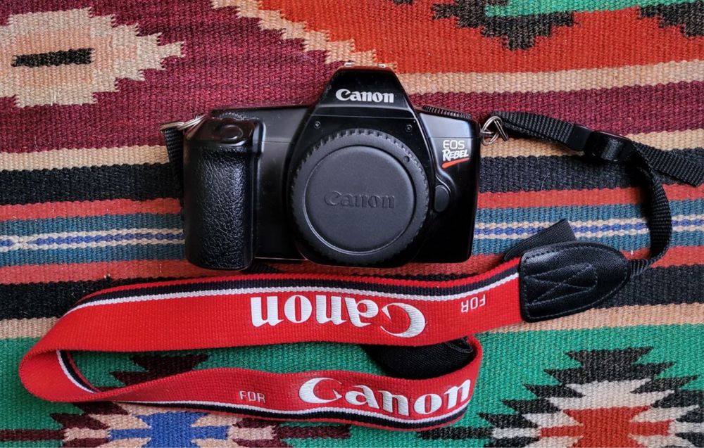 Продам плівковий фотоапарат Canon Rebel 1000f