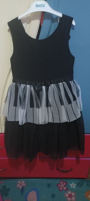 Платье нарядное дл девочки 7-8лет