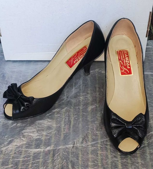 Жіночі чорні туфлі на каблуці взуття