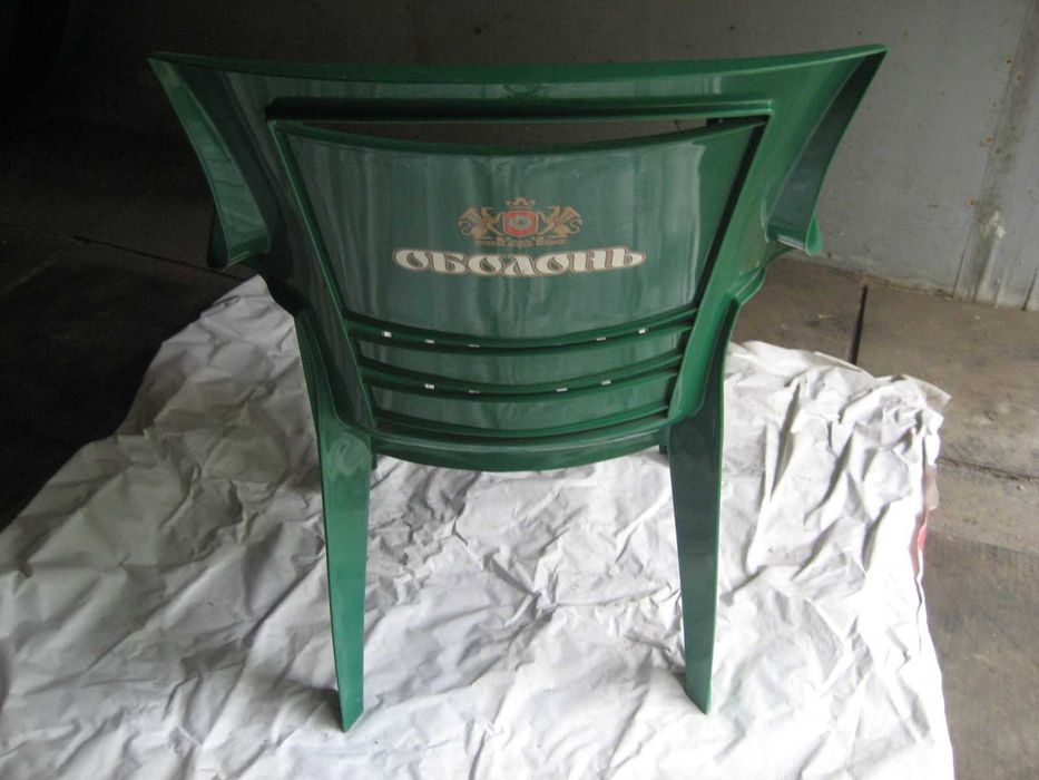 Стол пластиковый  90x90 см