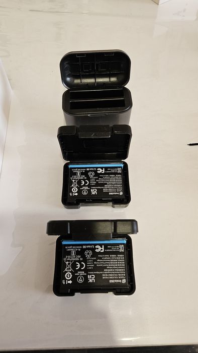 Insta 360 X3 екшн камера комплект, батареї