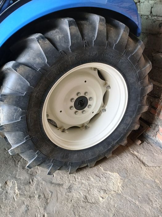 Koła opony 16.9r30 420/85R30New Holland