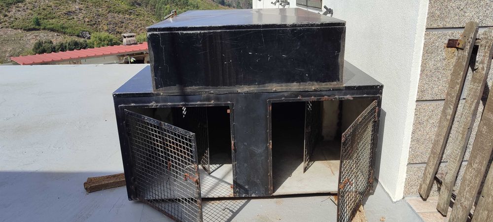 Caixote para transporte de cães de caça