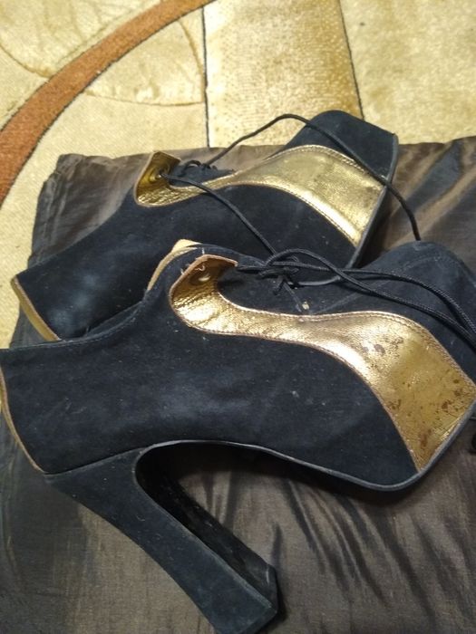 buty koturny rozmiar 39 czarno zlote