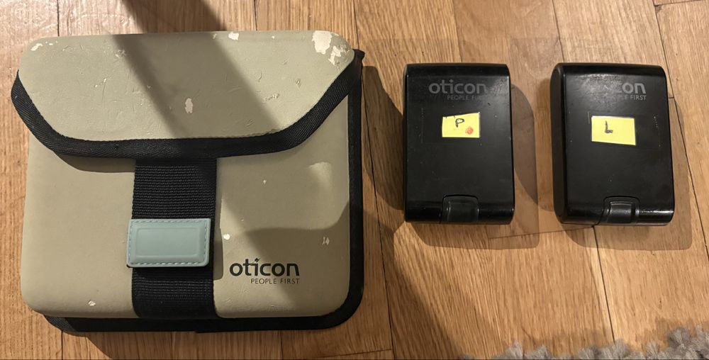 Aparat słuchowy Oticon - zestaw