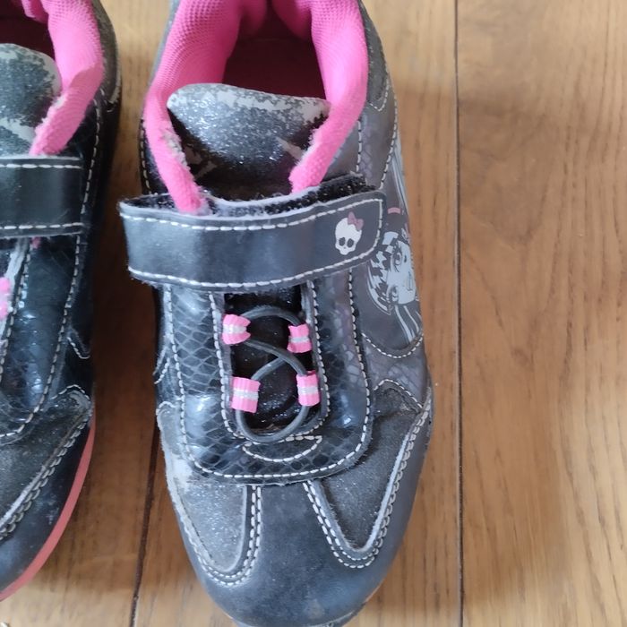 Sportowe buty dziecięce