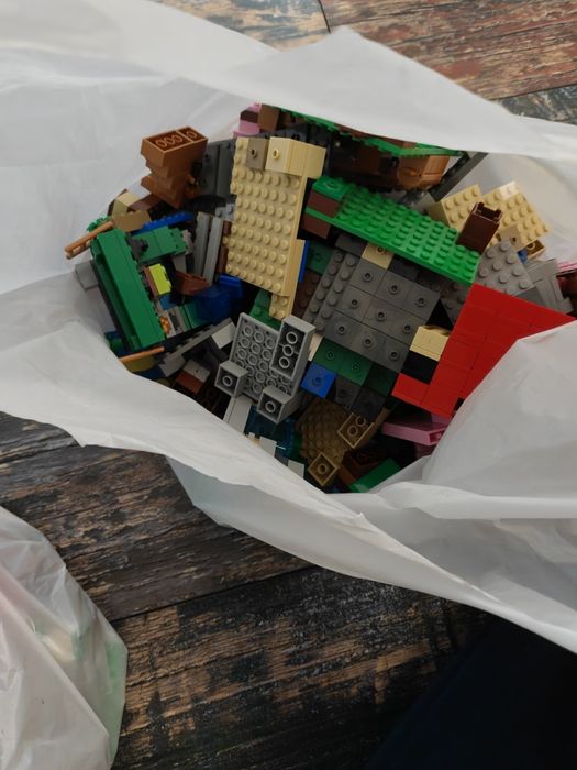LEGO Minecraft wiele zestawów