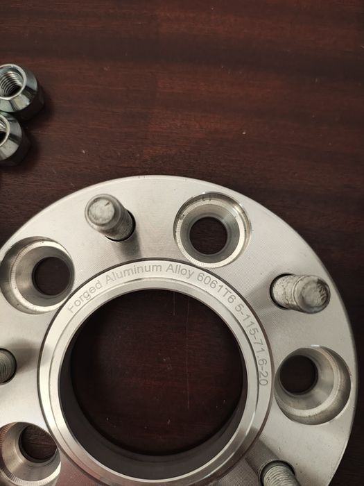 Espaçadores T 6.   5-115.   20 mm