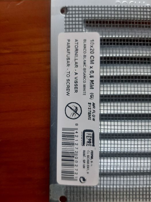 Grelha de ventilação Branca 10 x 20 cm em metal (com rede interior)