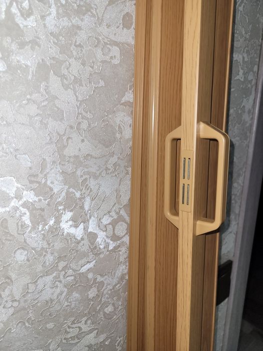 Двери-гармошка ПВХ Solo,  дуб. Новые!!!