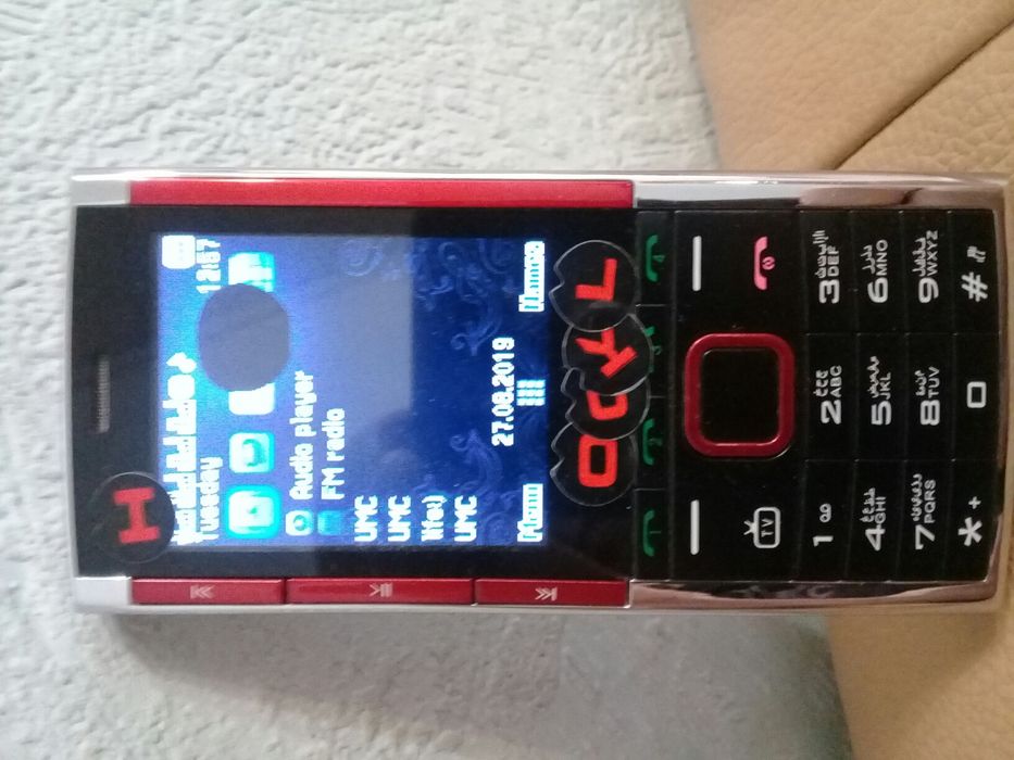 Мобильный телефон с 4 активными sim.