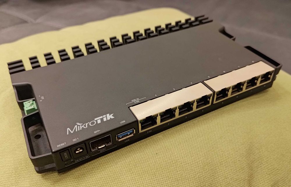 Маршрутизатор Mikrotik RB5009UG+S+IN