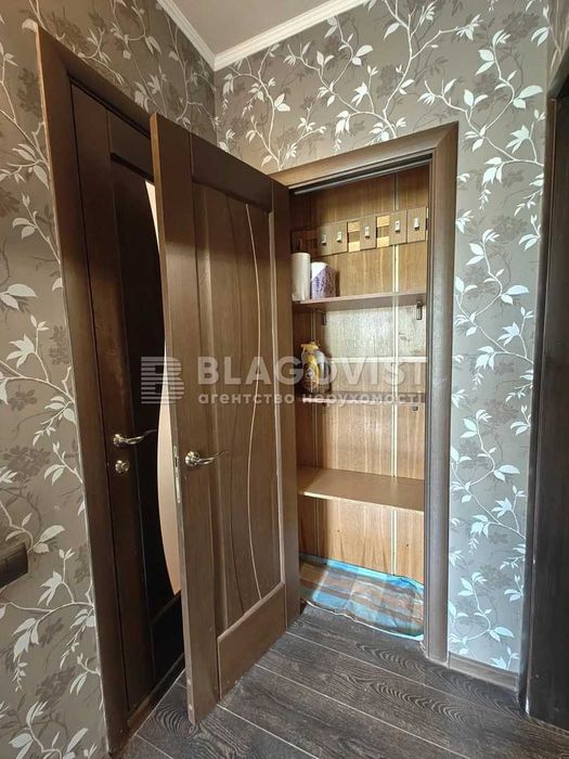 Продаж 2х кімнатної квартири вул. Золбунівська 11а Дарницький район Позняки
