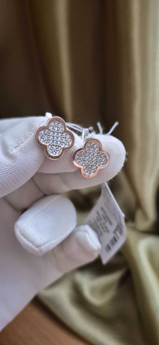 Продам  роскошный  серебрянный  набор с золотыми  накладками