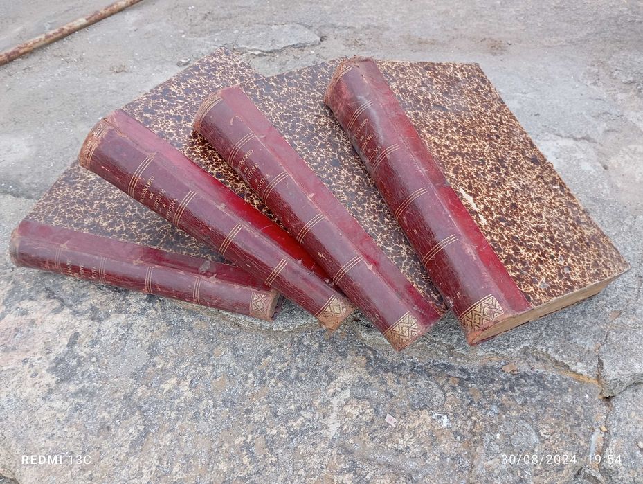 Livros bastante antigos