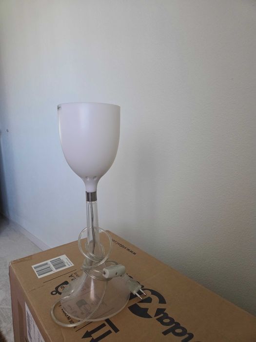 Lampada de mesa.