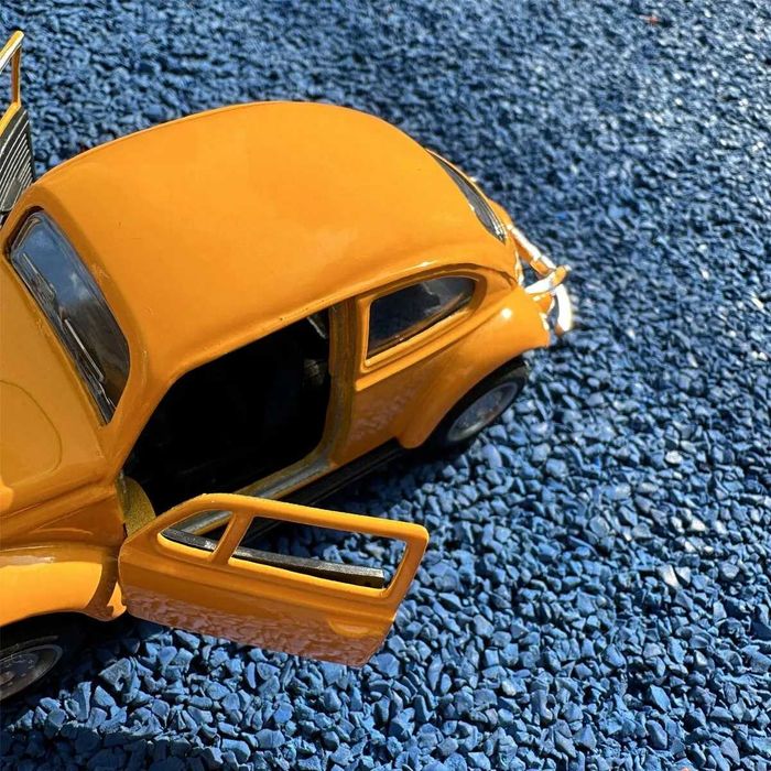 Model samochodu osobowego ze stopu aluminium.