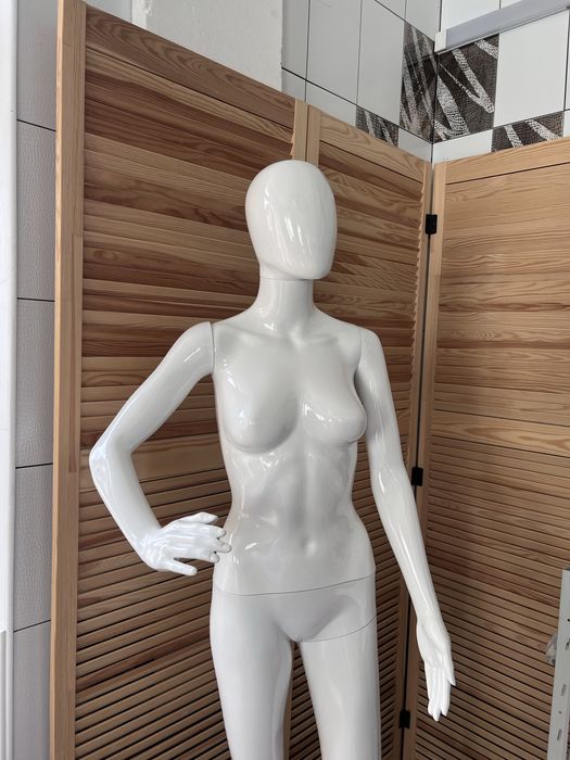 Манекен, манекен жіночій, манекен виставковий.