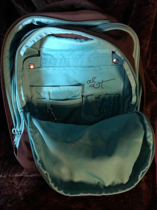 Продаю шкільний бірюзовий рюкзак бренду all out має місце для ноутбука