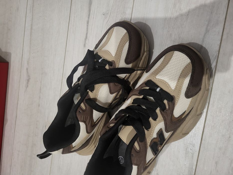 Buty sneakersy sportowe 39