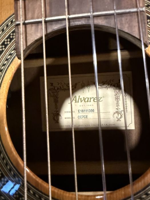 Guitarra Alvarez