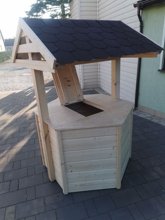 Obudowa studni z drewna