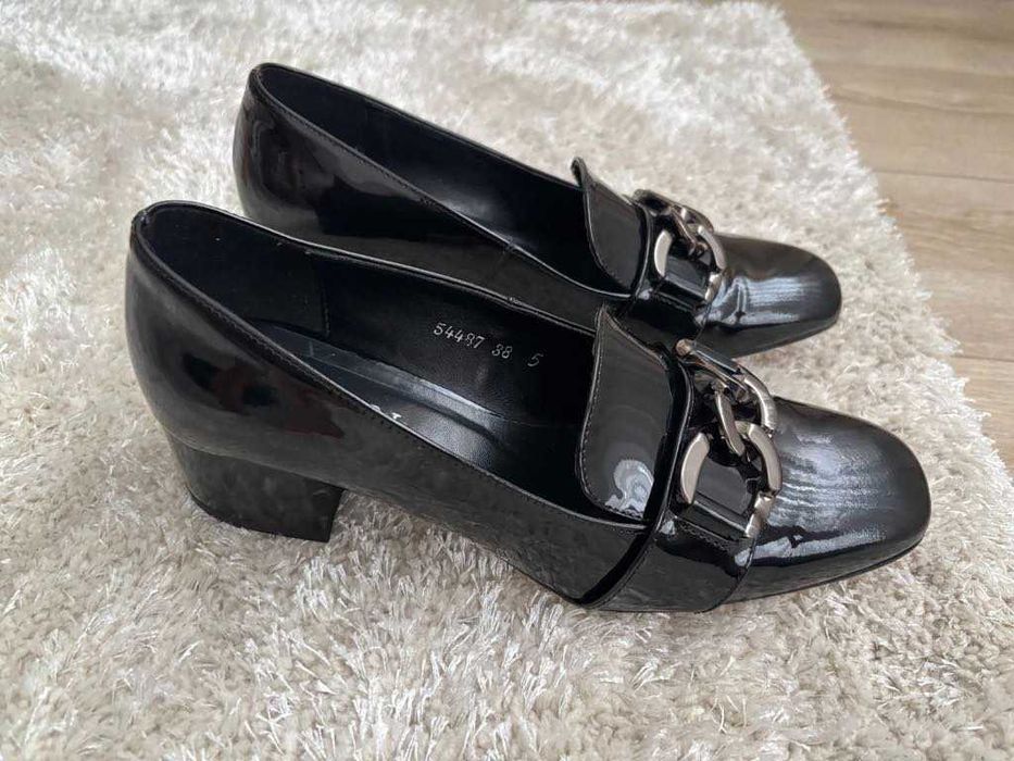 Półbuty Sagan r. 38 buty damskie czarne na obcasie