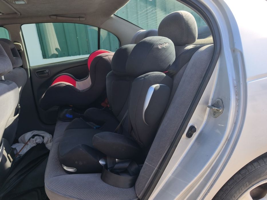 Toyota Avensis 1.6 gasolina