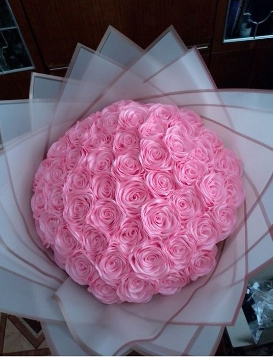 Букет роз из атласной ленты