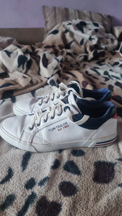 Кроссовки-кеды мужские 41 размер белого цвета