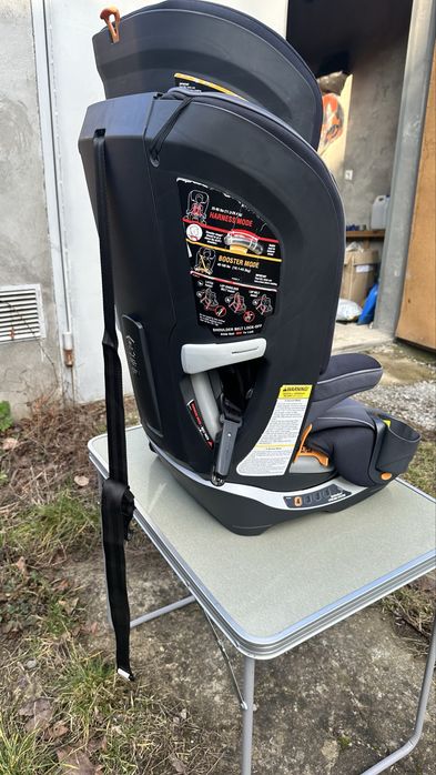 Автокрісло Chicco MyFit, група 2/3 з 2 до 12 років 11-45 кг.