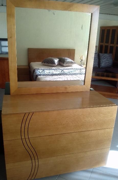 Mobília de Quarto- modelo SSS- c/ Colchão Ortop. e Estrado (Art. Novo)